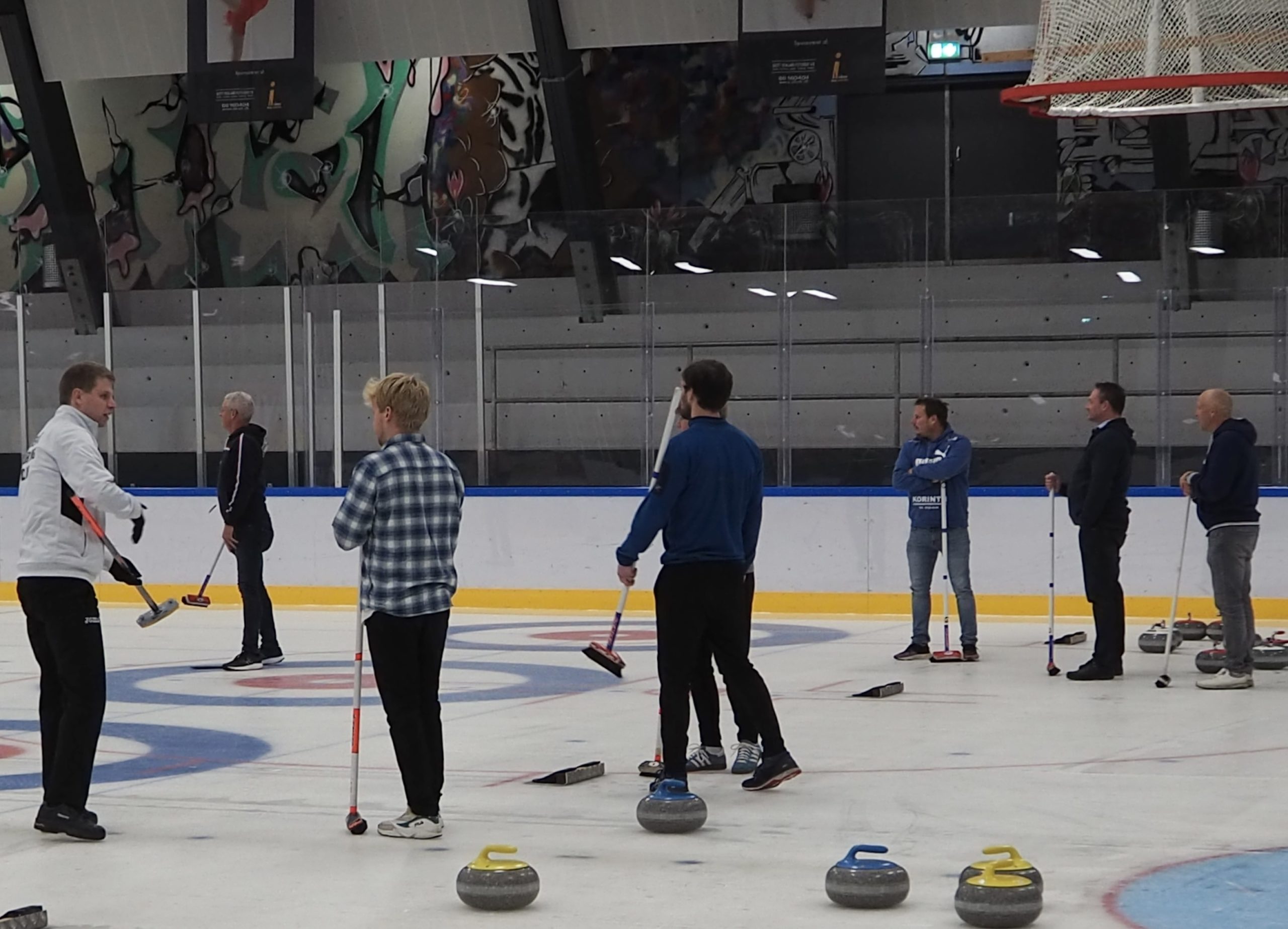 Spil curling i din lokale klub