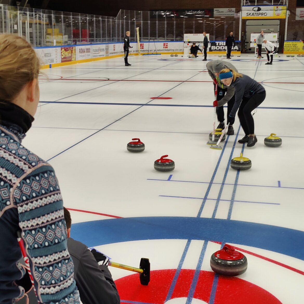 Kunne du tænke dig at prøve at spille curling?