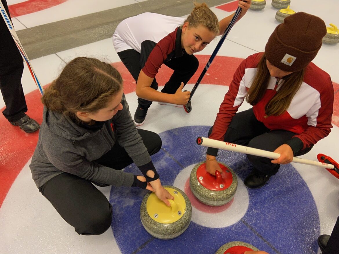 Tre danske juniorspillere var Youth Leaders ved WCF Ungdomscamp i Lillehammer