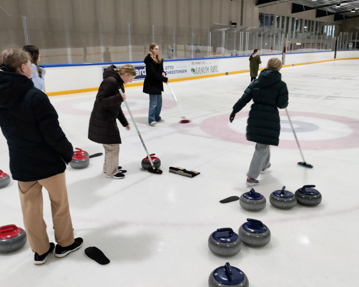 Curling i idrætstimen på Brejnbjergskolen i Vojens