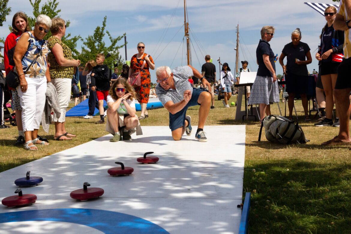 Masser af liv ved streetcurling til DM-ugen